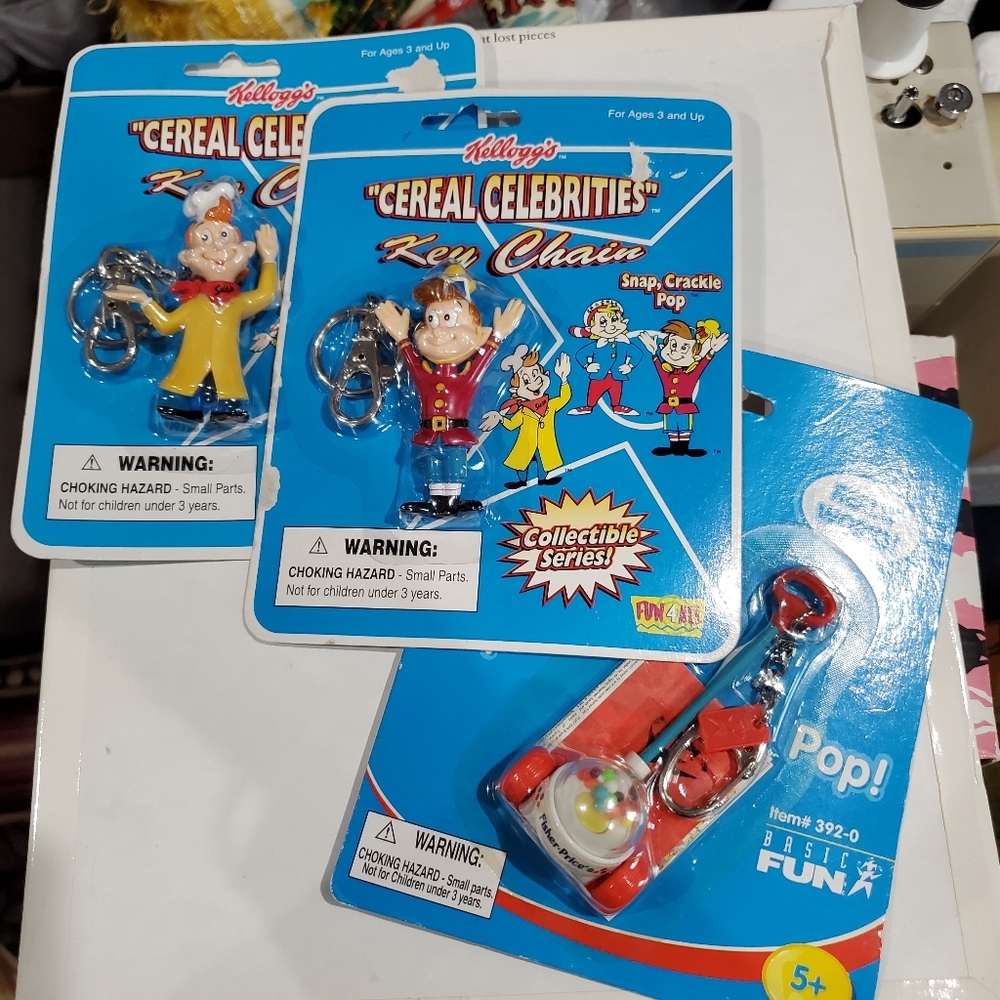 ❤️ Vintage Kellogg’s Cereal Keychain Ornaments and Fisher Price "Corn Popper" 👀